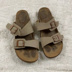 Time and Tru sz:11 Cream/Tan Buckled Sandals
